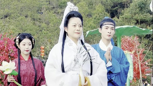 周末约上亲朋好友来东莞观音山登高赏景，许愿接福，好运连连