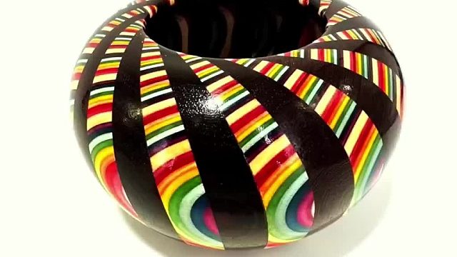 牛人利用一些木块便打造出一款精美绝伦的艺术品，真是大开眼界啊