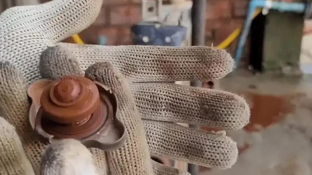 巴铁师傅解压式清洗堵塞卡车水箱散热器全过程