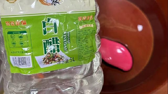 听说白醋能治灰指甲，真的吗？