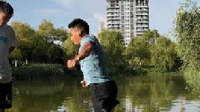 挑战轻功水上漂？