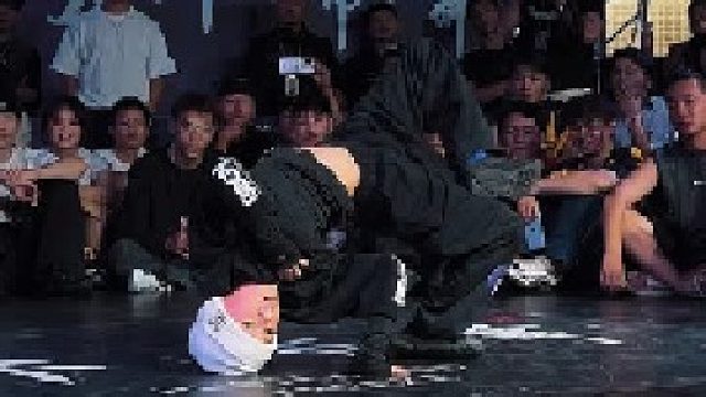 小小年纪就怎么帅