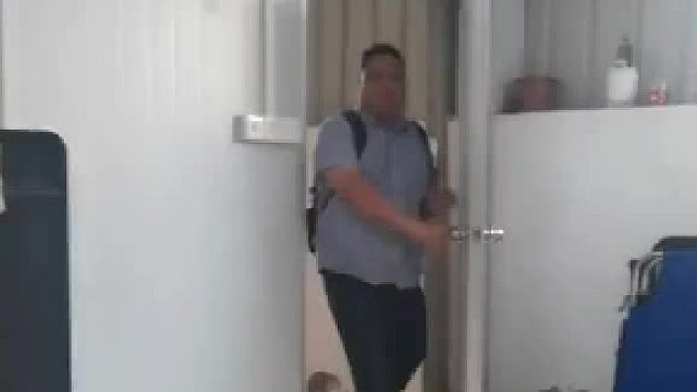 老板：我的车费从你工资里扣