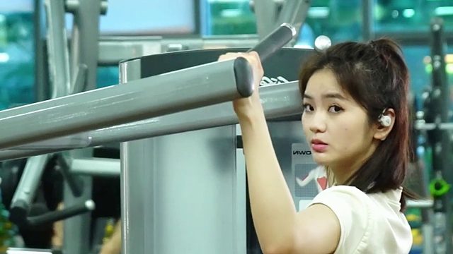 我没听错吧？这款运动蓝牙耳机的续航长达40小时