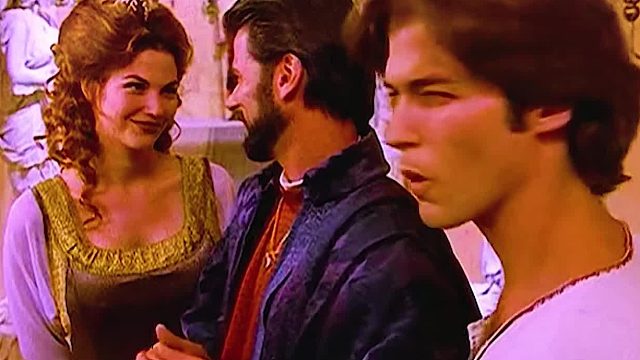 男人打造了一副神奇手套，凡是触碰到的物体都会变成石像！