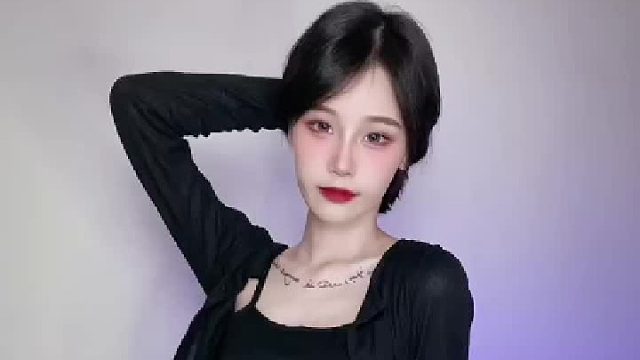 我和那些男的不一样 我是女的