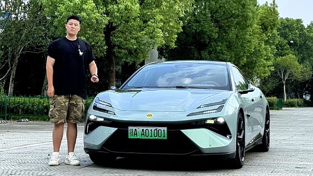 同为世界知名跑车，路特斯EMEYA的优势是啥？