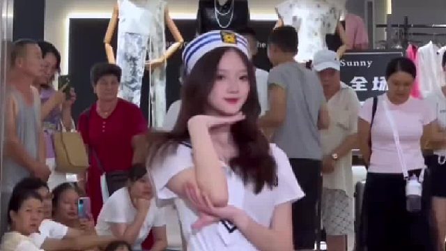 剪的好杂但好美啊嘻嘻