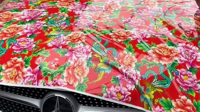 你身边，真有贴这款车衣的嘛？奔驰翠花版！