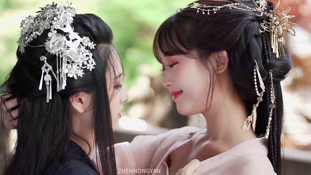 妹妹，快到姐姐怀里来