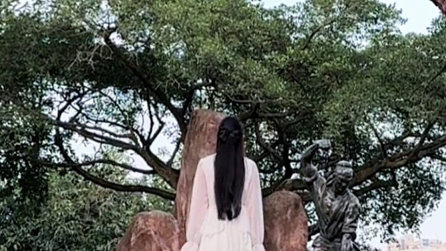 生活不是为了取悦别人，而是用自己喜欢的方式取悦自己