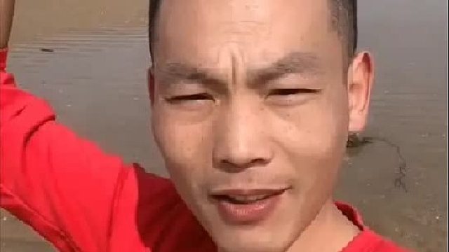 户外赶海抓海鲜