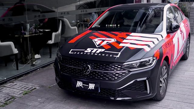 膜一姐车膜质量如何？来看大众朗逸臻选定制改色膜，诠释个性