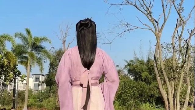 能带来平安的，不是平安夜的苹果，也不是圣诞夜的老人