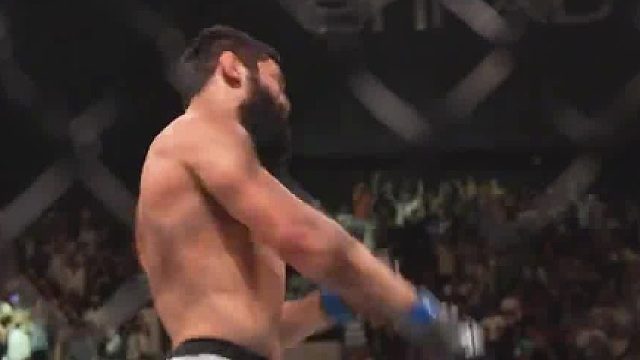 第一次看惠特克被如此折磨，“恶狼”太恐怖