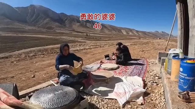 好婆婆美娜，婆婆今天给墙壁绘制图案，又挖了一处沉淀池