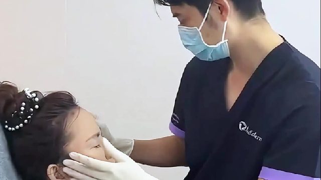 中上面部高光时刻，填充即刻恢复流畅弧度