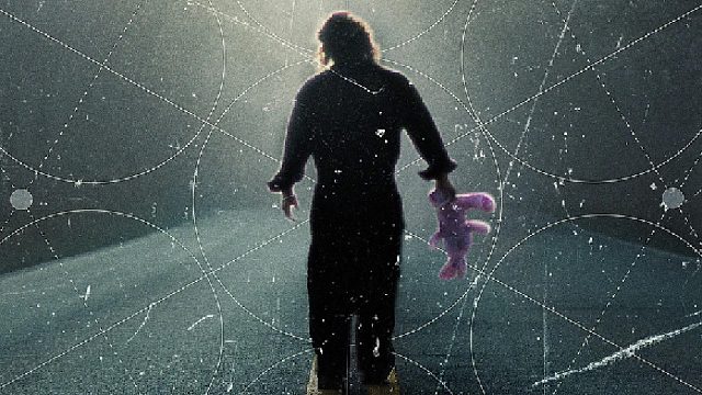 《1/3意外空间》：几人被困楼道35年，始终无法走出去！