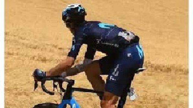 艾特出你身边最傻的兄弟