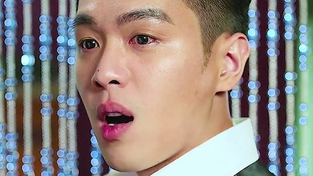 街头小混混因为长相问题，摇身一变从了一名厉害的特工