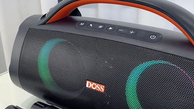 户外露营直播K歌必备防水大功率蓝牙音箱