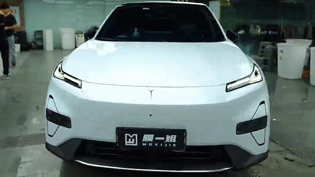 国产汽车贴膜品牌性价比排行？深蓝S05装贴隐形车衣