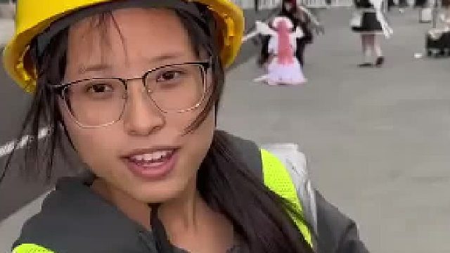 看了半天牙齿才确定是同一个人