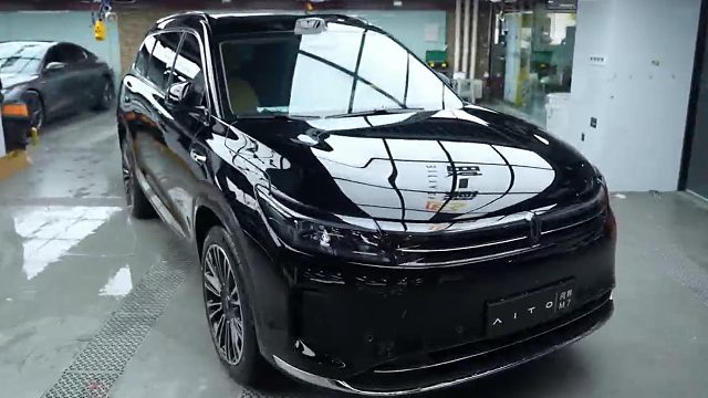 汽车贴膜哪个品牌好又便宜？问界M7装贴隐形车衣