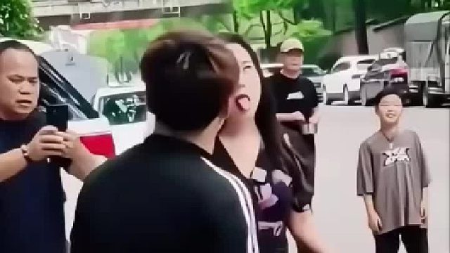 碰到女司机这样，一点办法都没有