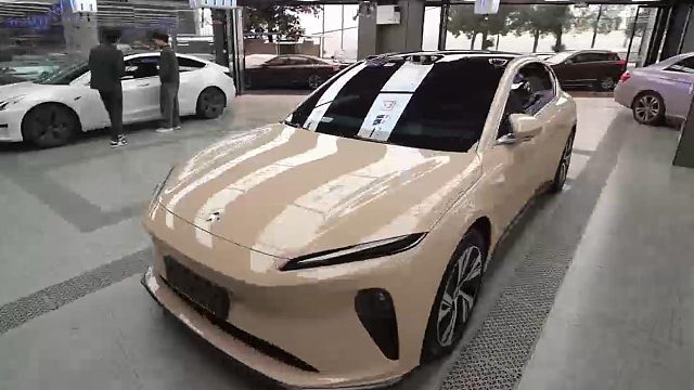 汽车贴膜十大品牌？蔚来ET5改色镜空粉