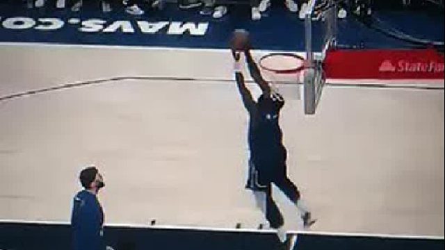 “艾特出你那连篮筐都碰不到的fw兄弟”