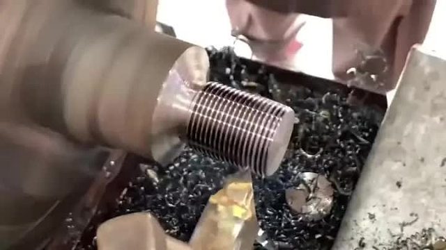 巴铁师傅修复断裂卡车半轴全过程