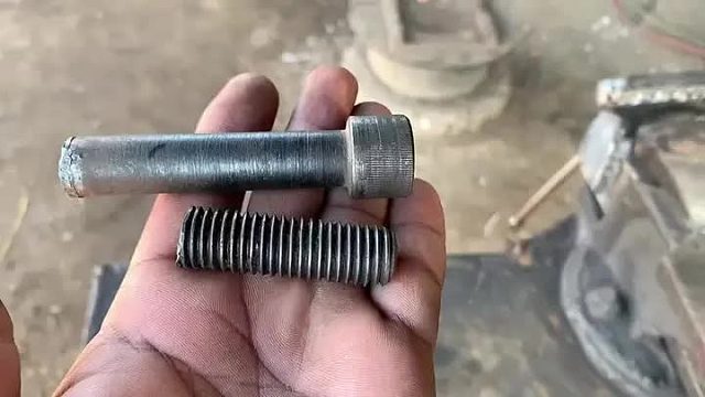 巴铁师傅制作螺栓全过程