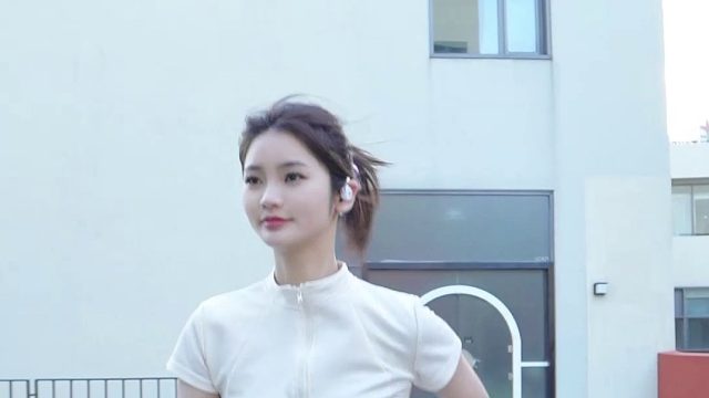 有没有人跟我一样，出门就喜欢带耳机一整天的