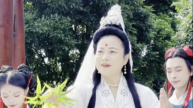 农历十一月初一（12月1日），是许愿的重要日子，这一天，陪着家人来东莞观音山游园赏景