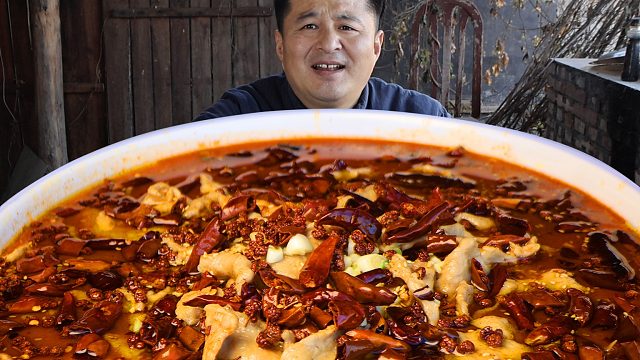 水煮肉片不用下馆子了，做法简单，下饭又下酒，麻辣鲜香，过瘾