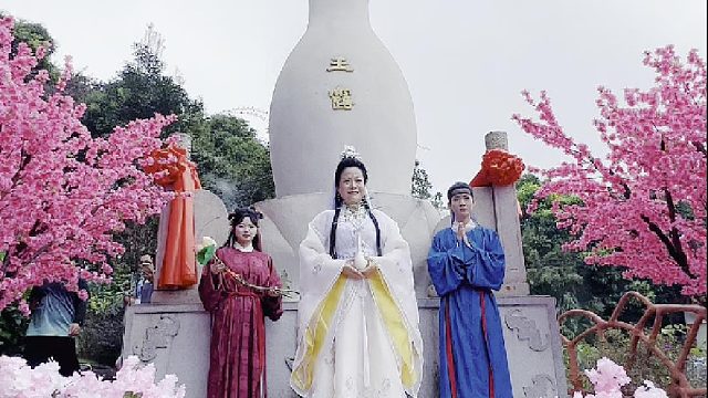 许心愿，遇良缘；年底记得来姻缘福地东莞观音山，登高赏景许愿，尤为重要