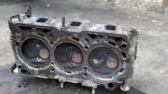 巴铁维修三缸发动机缸盖全过程