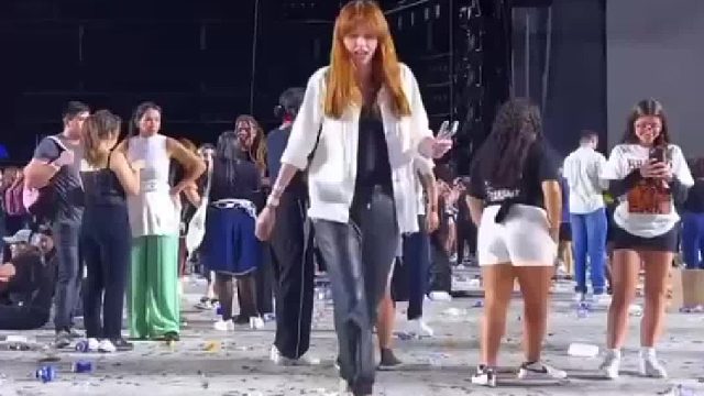 190歌迷追星跳舞