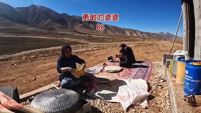 好婆婆美娜，婆婆带着孩子们整理家务，生活虽然困难，但是他们勇敢面对