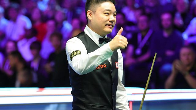 全体起立！丁俊晖再次大胜戴维斯，4-0极限碾压，太离谱了