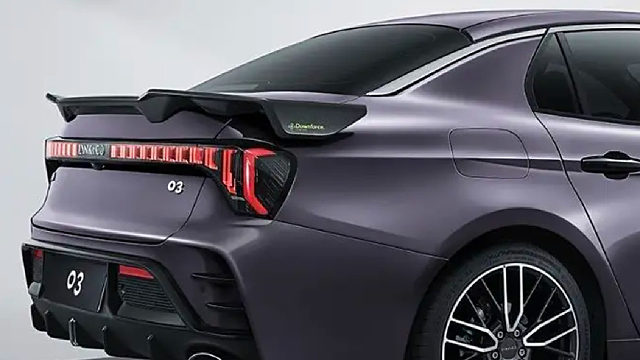 没有尾翼怎么叫性能车？领克03冠军版这个碳纤维尾翼真不简单