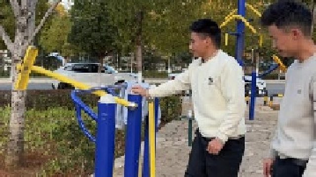 这腿也不错，这是伤敌八百自损一千吗？