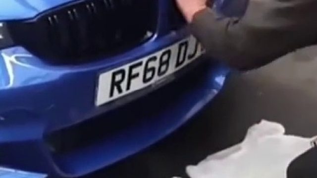 这卡扣不都坏了？