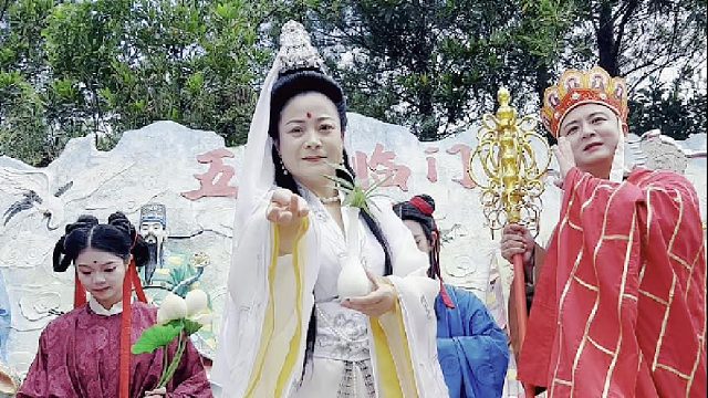 年初许的心愿都实现了吗？年底记得来东莞观音山，愿新的一年好运连连，心想事成