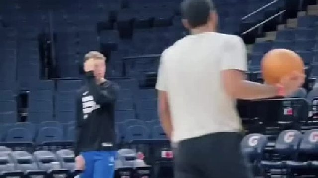 “艾特出明年还会被你打爆的兄弟”