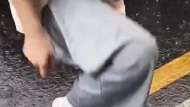 下雨天袜子都湿了