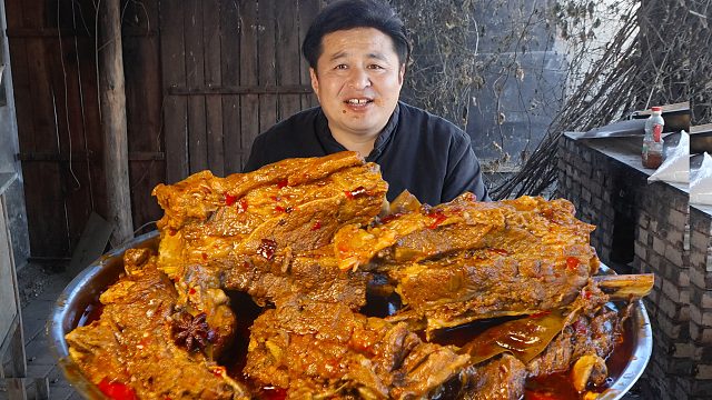 540元买些牛排骨，做个牛排骨火锅，大口吃肉，大口喝酒，过瘾