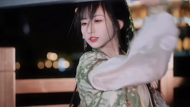 舞剑的九妹好飒