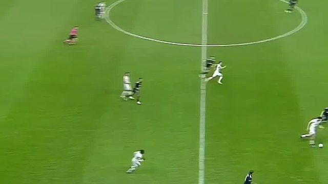 足球赛场那些毫无体育精神的悲惨瞬间，这些行为真的太过分了